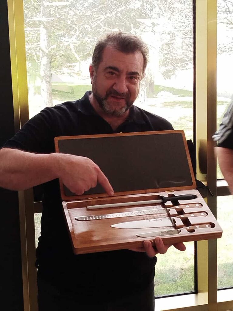 obsequio Sergio Fernández VII Feria gastronómica Guijuelo Beher