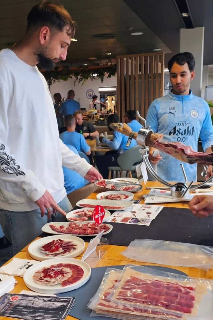 mesa almuerzo Manchester Beher